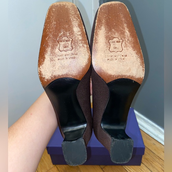 Stuart Weitzman dark brown kitten heel - Picture 2 of 5